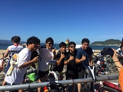姫島トライアスロンに参加の皆さんとの記念写真