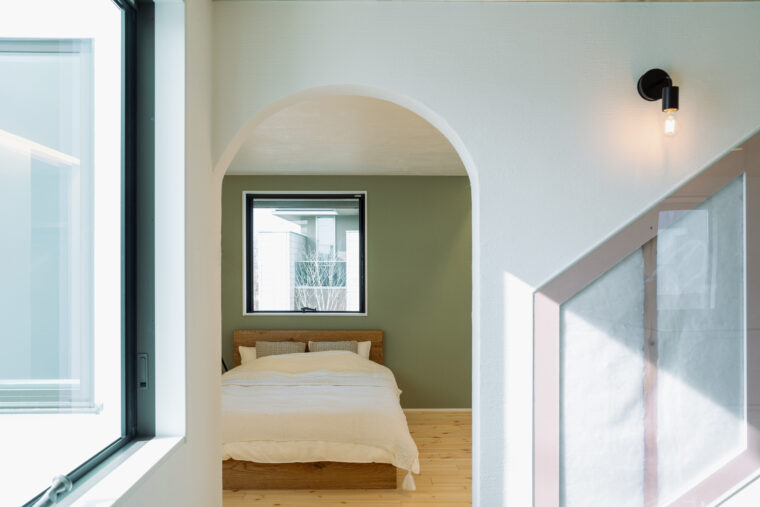 毎日の気分が上がるアーチ壁！