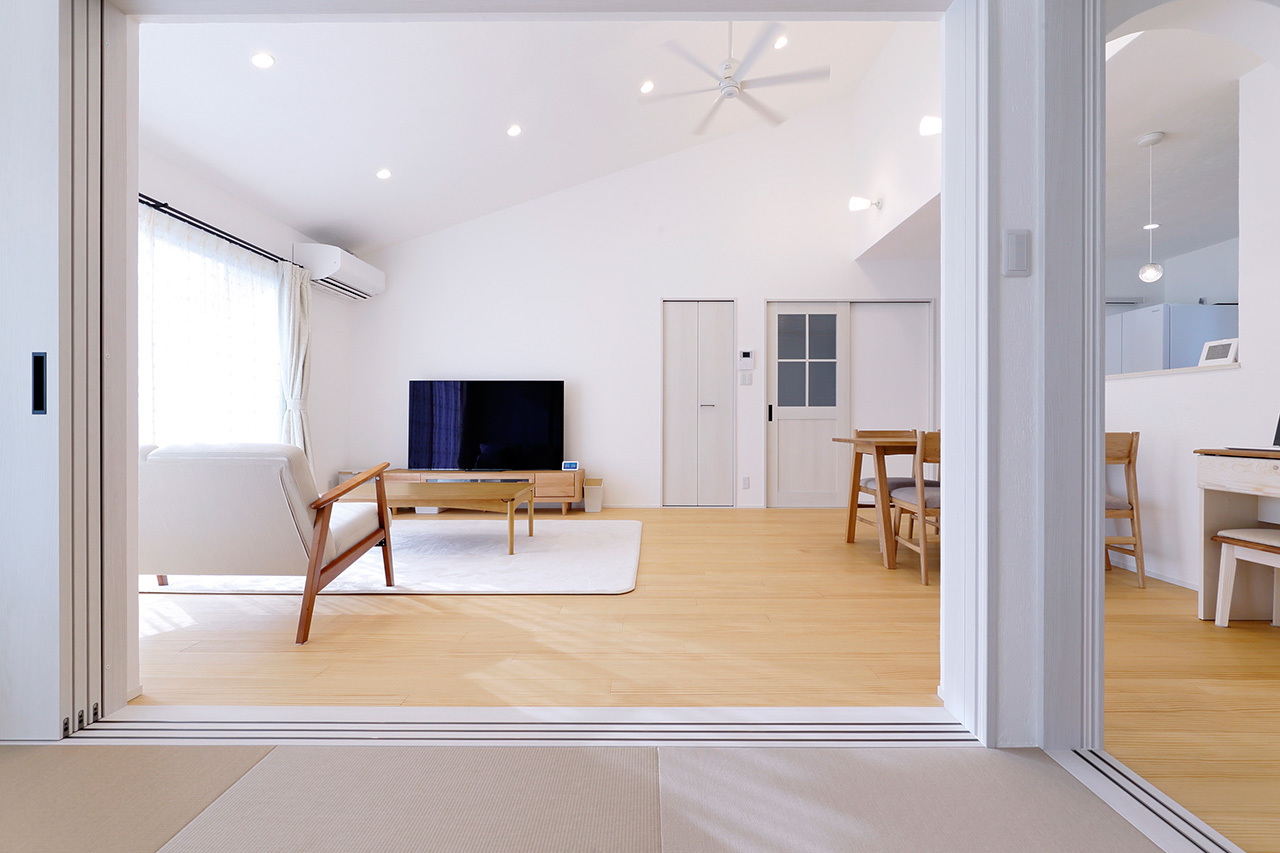 １階主寝室×和室　ゆったり過ごせるほぼ平屋在宅ワークも可能！