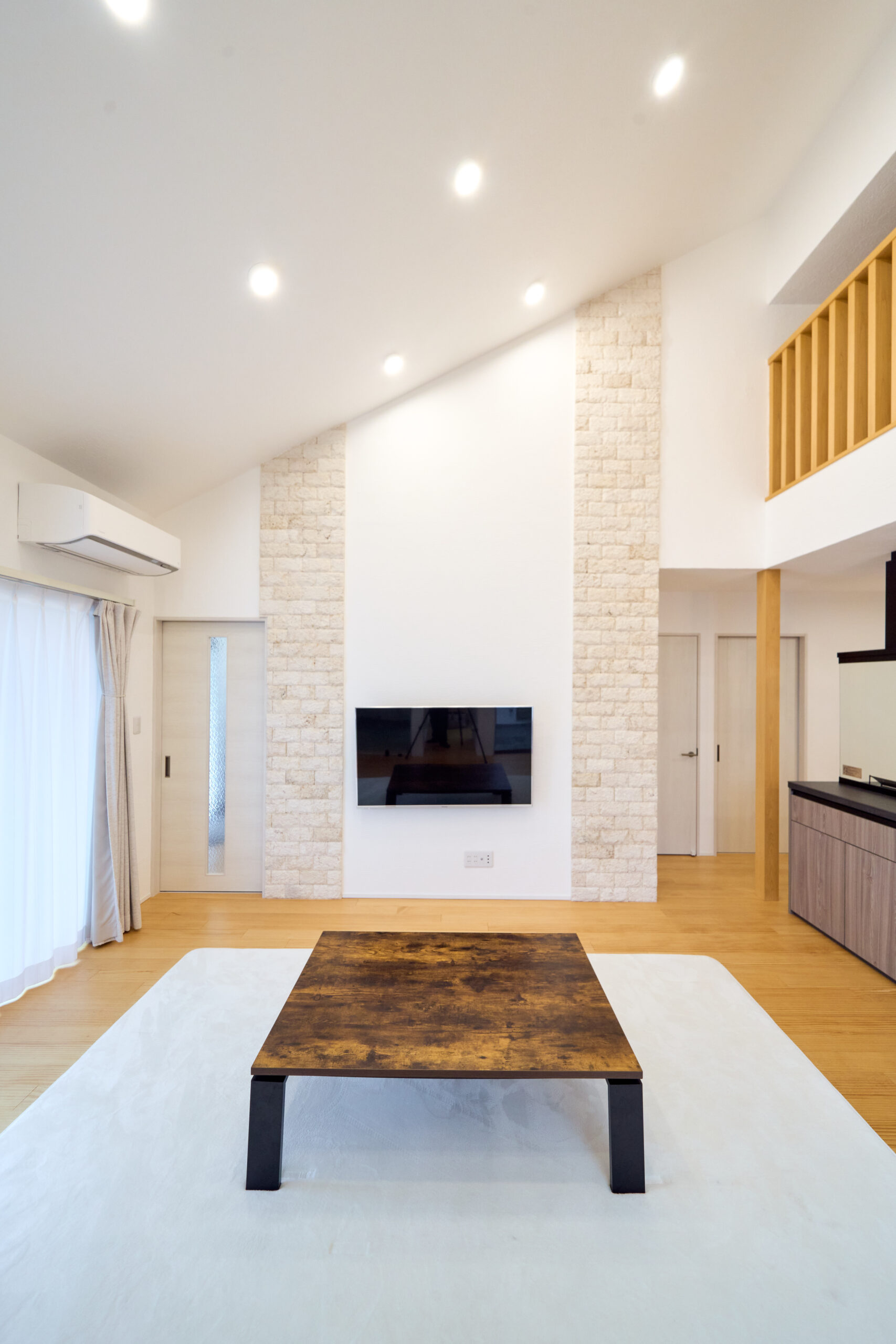 天井高がもたらす、心地よい開放感。家族が自然に集まる場所