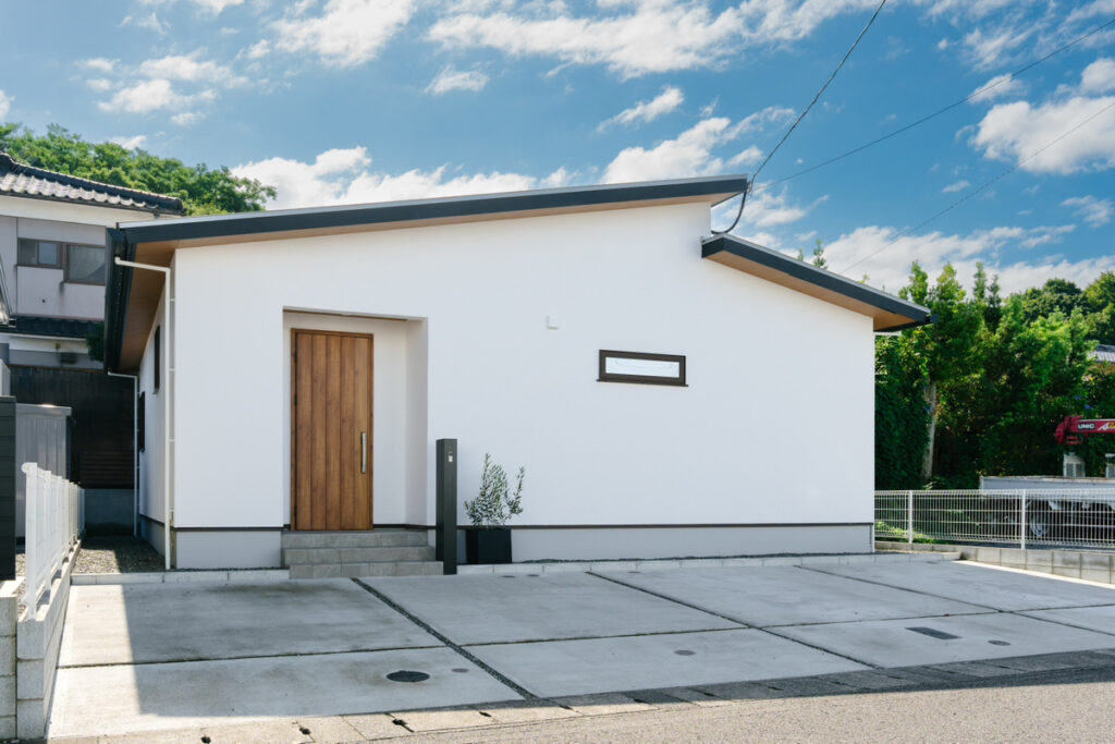 木と漆喰がもたらすシンプルで快適な暮らし